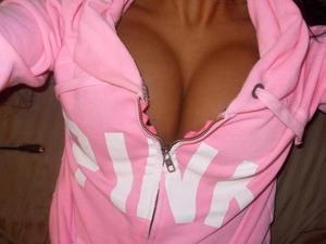 New: Salma, 21 from Hawaii, Looking for Older Men
