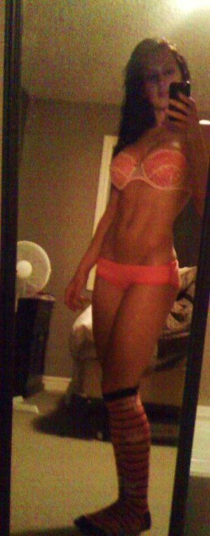 Lita from Vaughn, Montana is looking for adult webcam chat