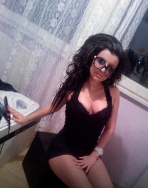 Lyndsay from Texas is looking for adult webcam chat