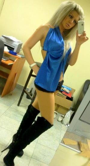 Meet 29-Year-Old Emmalyn from Connecticut, She's Online Now