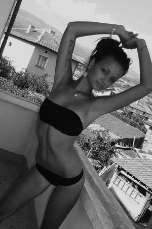 Ready to Chat? Peggy (29) from Tennessee Awaits